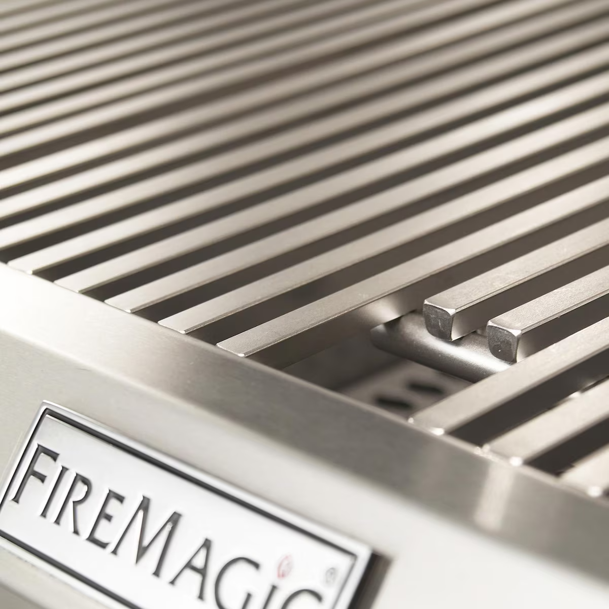 Fire Magic - C650I-RT1N - Choice 36-Inch Built-In Natural Gas Grill - Diamond Sear Cooking Grids