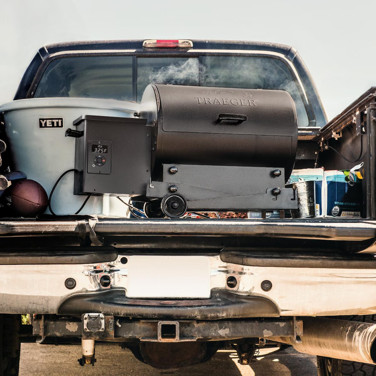 Traeger Tailgater 20 Black Pellet Grill - Lifestyle On Tailgate