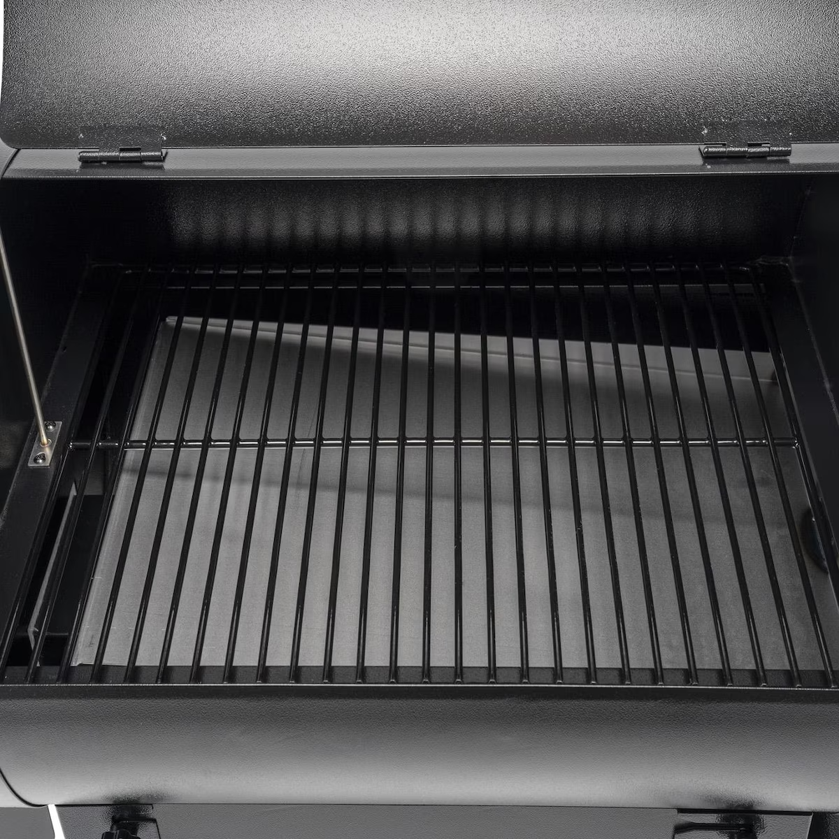 Traeger Tailgater 20 Black Pellet Grill On Cart - Front Grill Grate
