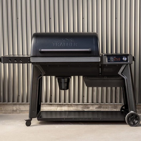 Traeger TFB97JLH Woodridge Pro Pellet Grill - Lifestyle