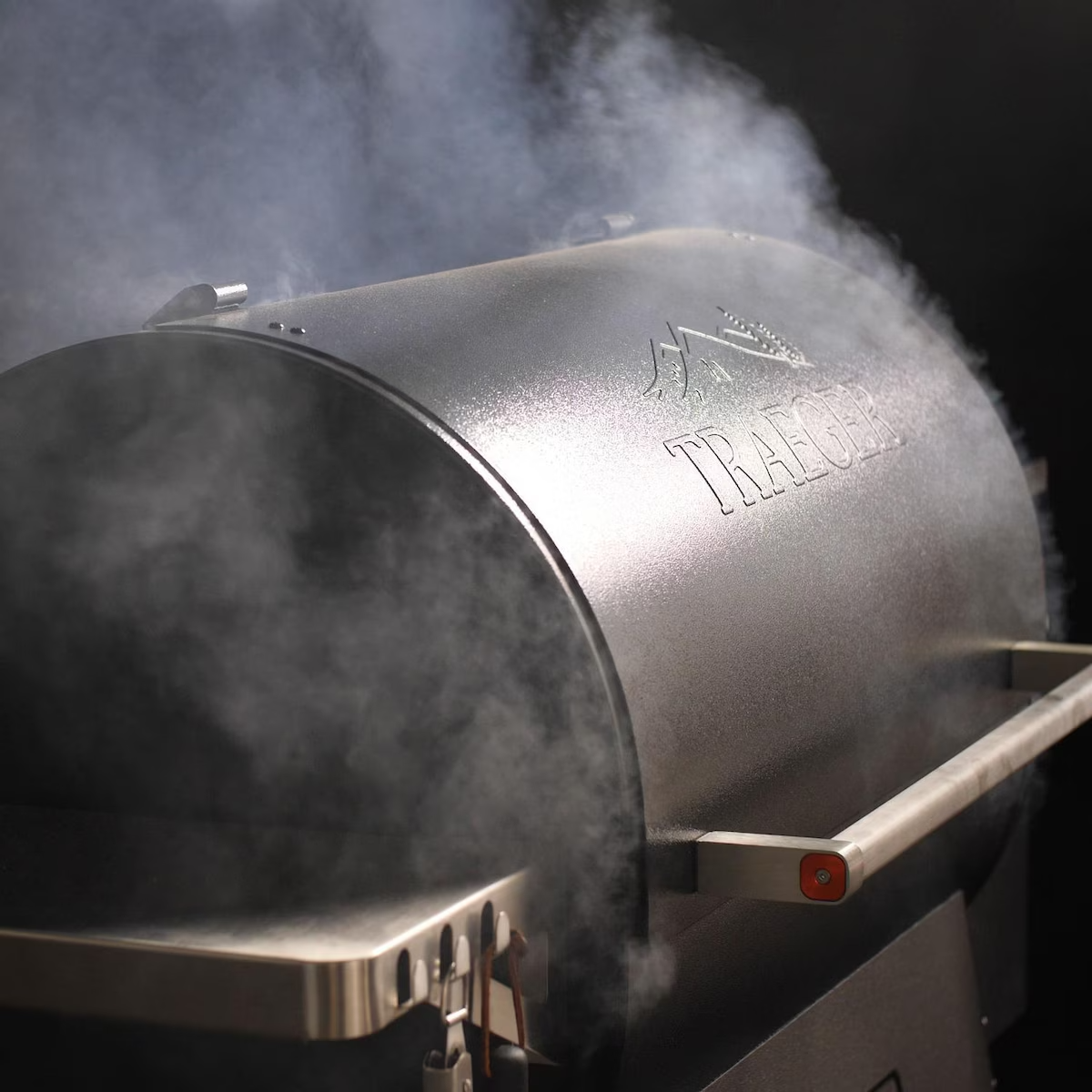 Traeger TFB89BLF Ironwood 885 Wood Pellet Grill - Super Smoke Mode